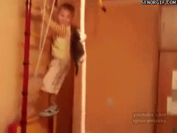 Katt leker med repet