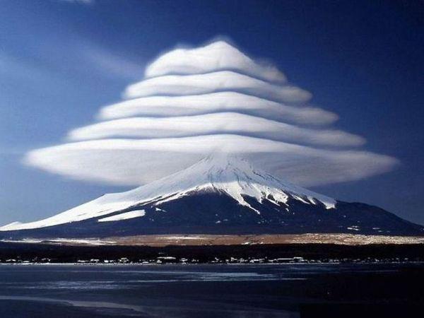 Fina moln över Mt.Fuji, Japan