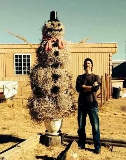 Hillbilly snowman