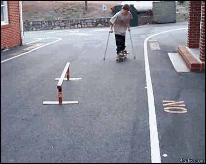 Skateboardtrick med kryckor